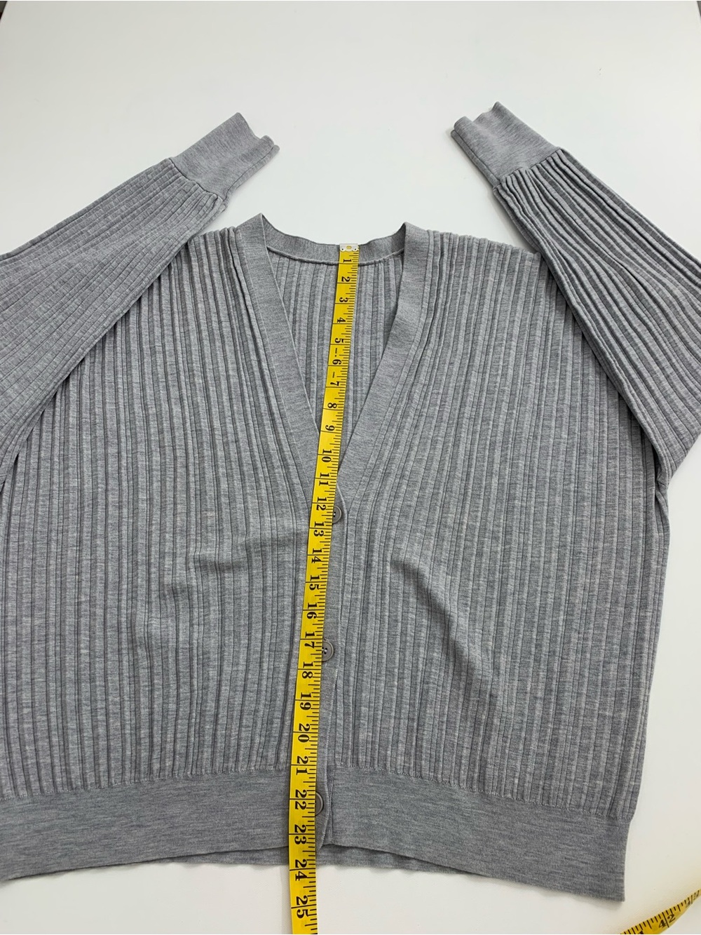Babaton gray wool v neckline cardigan size 3 XL - Picture 6 of 6